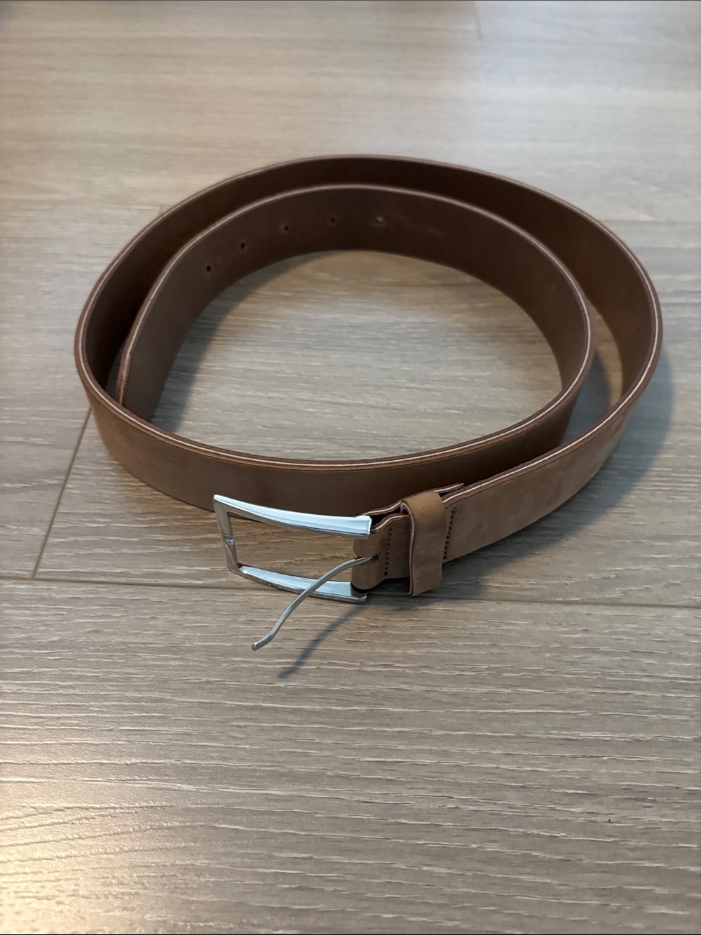 BOSS Hugo Boss Men's Light Brown Leather Belt. Made in Italy. Size 40.